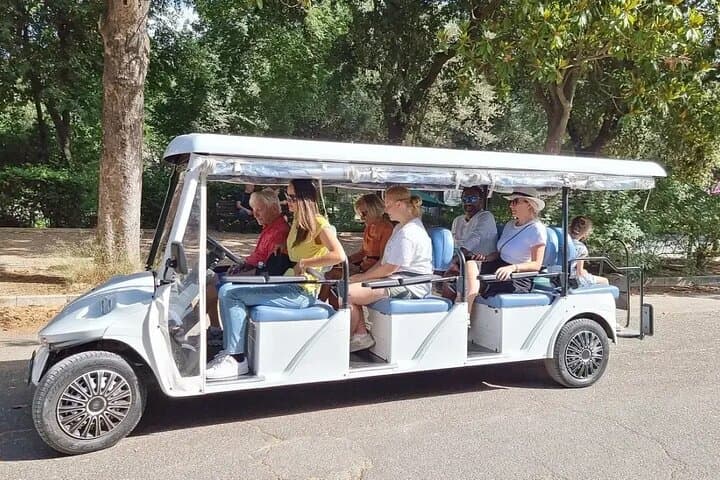 Florence Golf Cart Private Tour — Duomo, Ponte Vecchio & Piazzale Michelangelo in 2 Hours photo 3