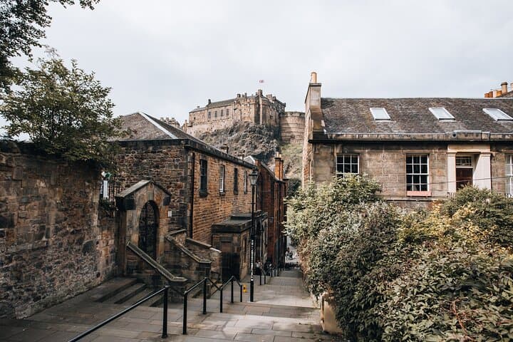 Royal Mile Walking Tour: Edinburgh Old Town Highlights & Historic Sights
