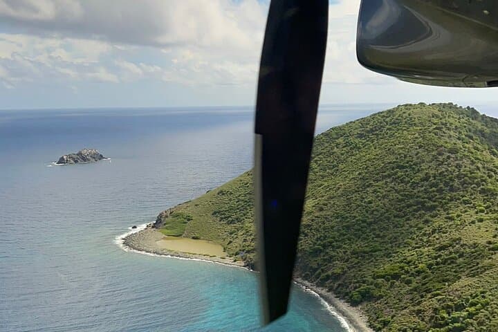 St. Thomas & BVI Aerial Sightseeing — 30-Min Scenic Flight Over Turquoise Reefs photo 2