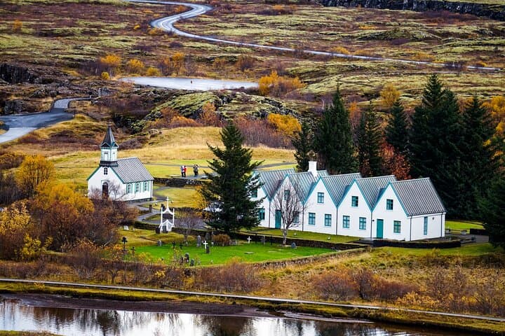 Private Golden Circle Tour from Reykjavik — Thingvellir, Geysir & Gullfoss photo 2