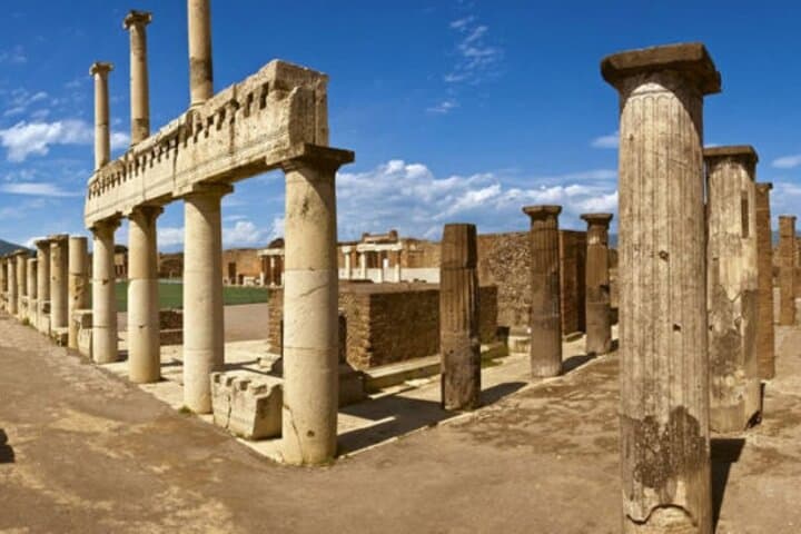 Private Pompeii and Sorrento Tour with Tailor-Made Pickup and Limoncello Tasting photo 5