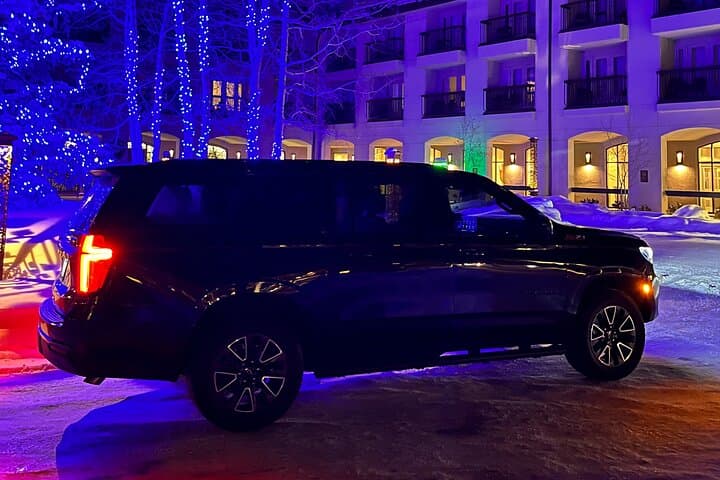 Private Luxury Transfer Between Vail and Denver: Comfortable Door-to-Door Chauffeur Service photo 2