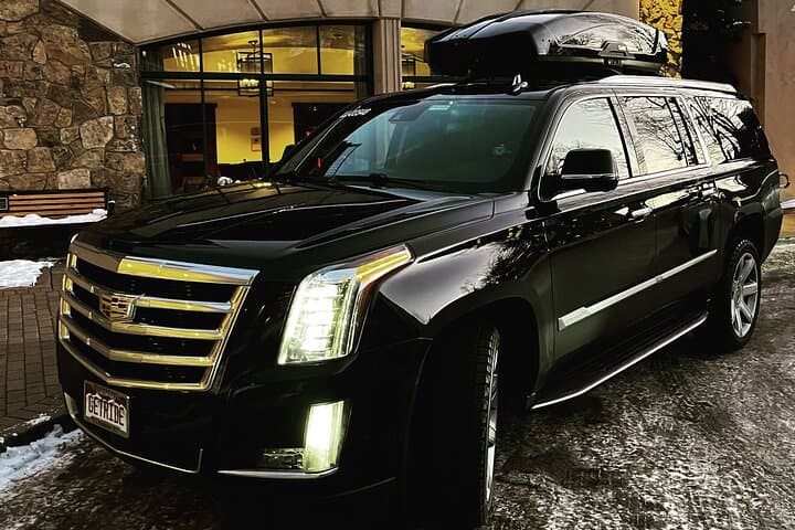 Private Luxury Transfer Between Vail and Denver: Comfortable Door-to-Door Chauffeur Service photo 5