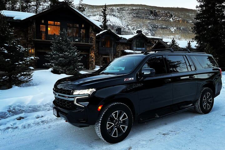 Private Luxury Transfer Between Vail and Denver: Comfortable Door-to-Door Chauffeur Service photo 6