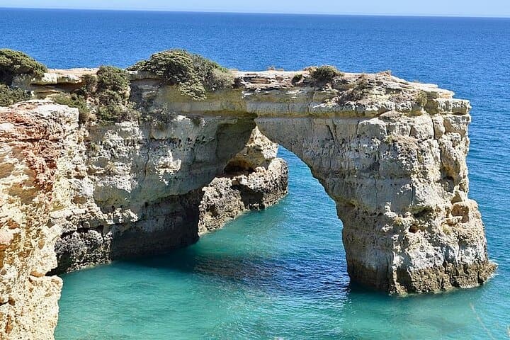 Algarve to Porto: Private Transfer with Stops in Évora, Coimbra, Óbidos & Aveiro