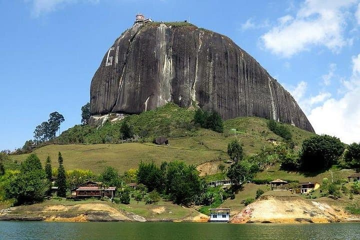 Climb La Piedra del Peñol and Explore Guatapé: Private Day Tour from Medellín photo 2
