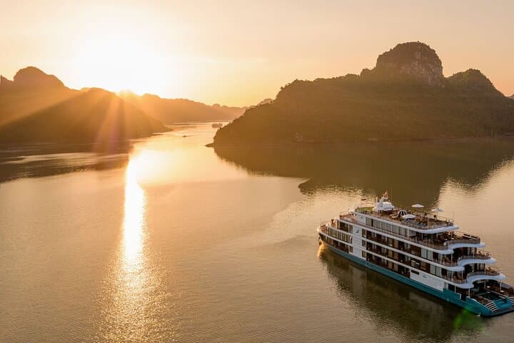 Capella Cruise: 3-Day Halong & Lan Ha Bay Luxury Explorer from Hanoi photo 3