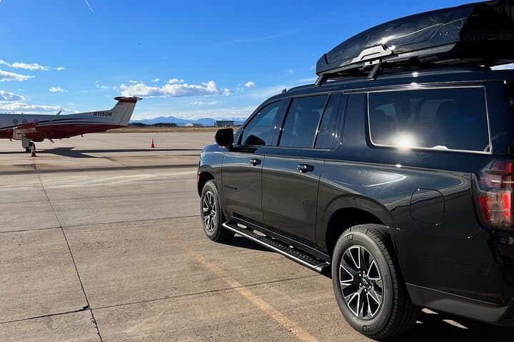 Private Luxury Transfer Between Boulder and Denver Airport photo 2
