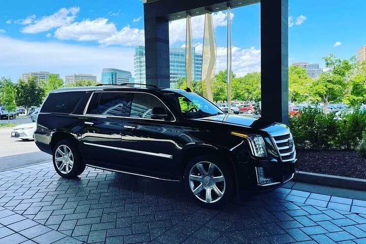Private Luxury Transfer Denver to DIA — Reliable 4WD Chauffeur Service photo 5