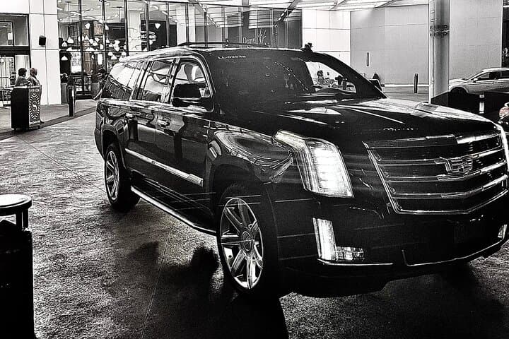 Private Luxury Transfer Denver to DIA — Reliable 4WD Chauffeur Service photo 4