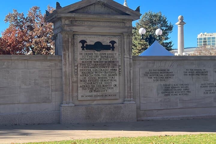 Denver Holiday Walking Tour & Trivia Trek: Larimer Square to Union Station