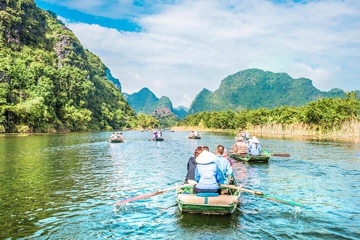 Ninh Binh Day Trip: Hoa Lu, Trang An & Mua Cave From Hanoi photo 6