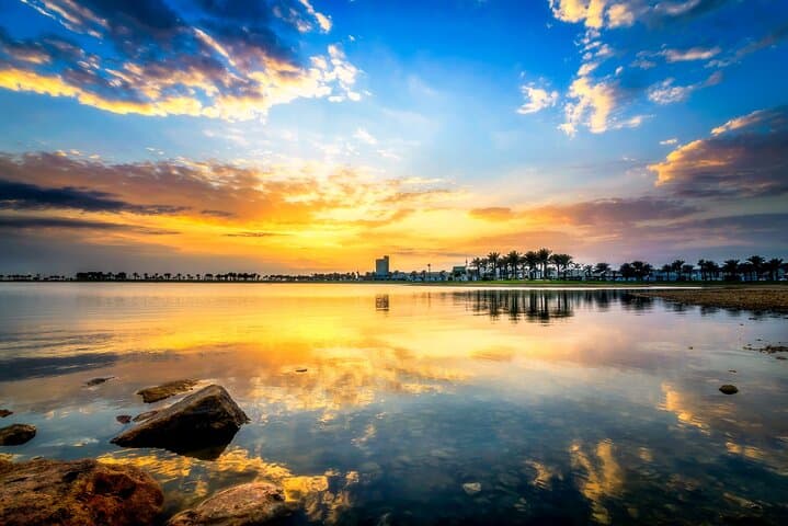 Private Yellow Lake & Sand Dunes Day Tour from Madinatal Umran photo 5