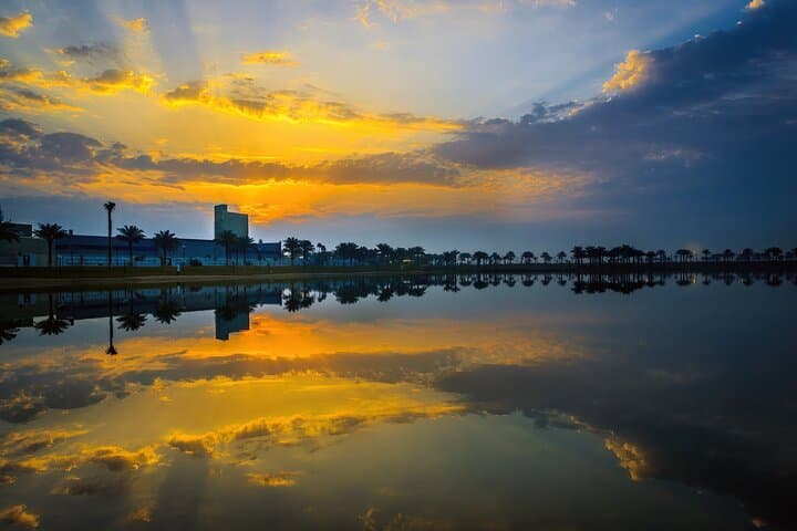 Private Yellow Lake & Sand Dunes Day Tour from Madinatal Umran photo 6