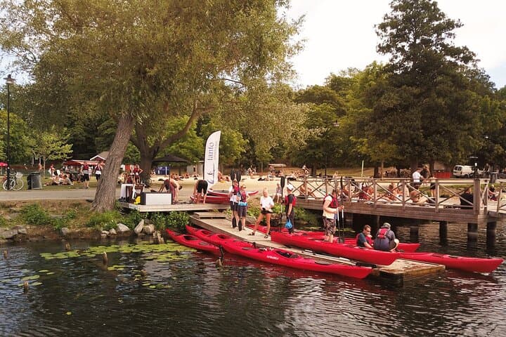 Paddle Central Stockholm: 2-Hour Guided Kayak Tour Around Långholmen