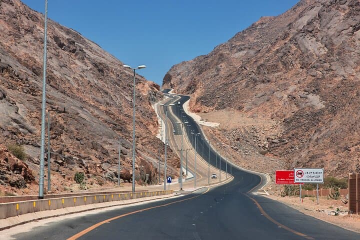 Najran Al Ukhdood Private Day Tour from Abha: Archaeology, Wadi Najran & Amarah Palace