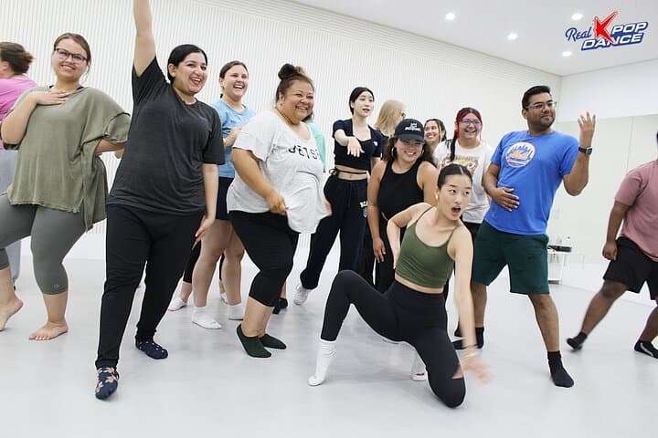 Seoul K-Pop Dance Class with Backup Dancers — 90-Minute Lesson & Video photo 6