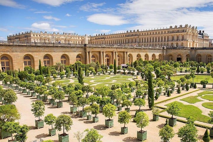 Private Tour from Paris to Versailles: Palace, Hall of Mirrors & Formal Gardens photo 4