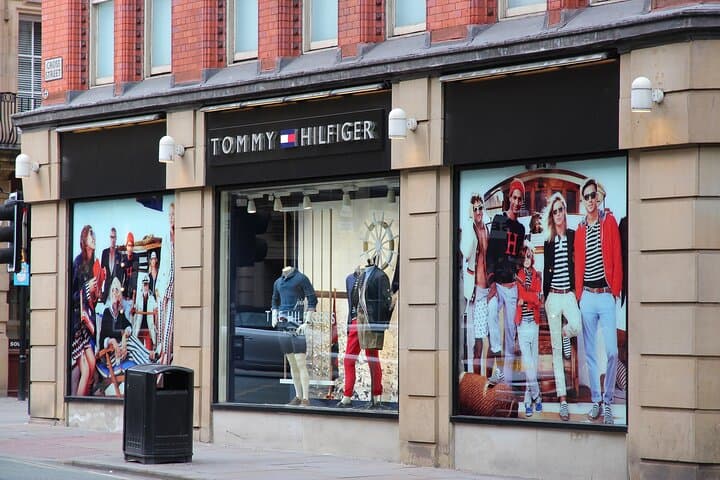 Liverpool to Cheshire Oaks: Private Door-to-Door Designer Outlet Tour photo 6