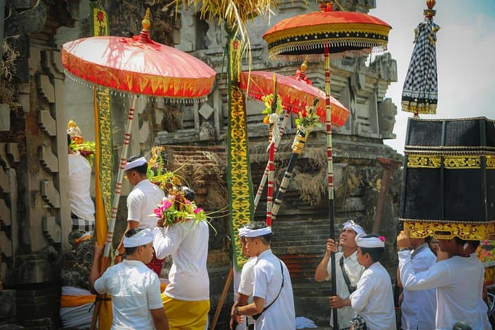 Private Spiritual Journey in Ubud: Purification Ceremony & Village Lunch photo 4