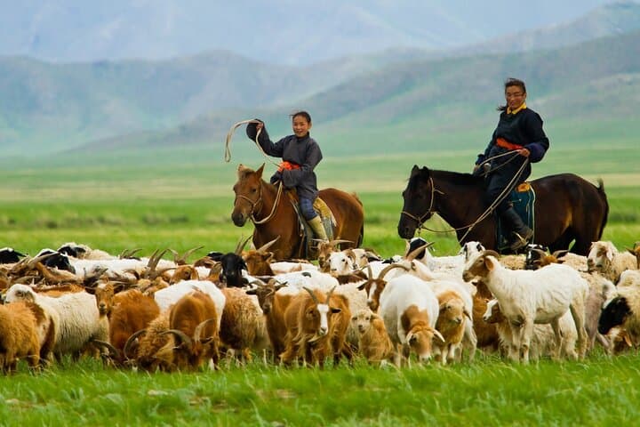 8-Day Horse Trekking in Mongolia’s 8-Lake Region: Orkhon Valley & Tövkhön Monastery photo 3