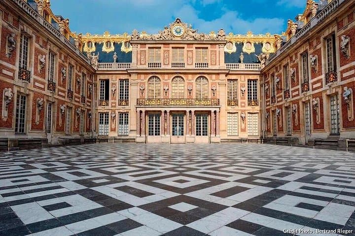 Private Tour from Paris to Versailles: Palace, Hall of Mirrors & Formal Gardens photo 3
