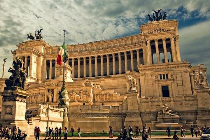 Eternal Rome Walking Tour with Pantheon Entry: 90-Minute Historic Highlights photo 5