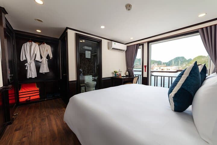 Amanda 5-Star Ha Long Bay 2-Day Overnight Cruise from Hanoi