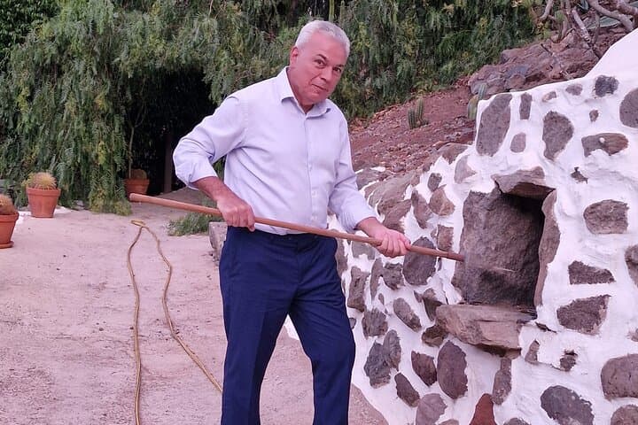 Visit a 200-Year-Old Canarian Farmhouse, Mango Orchard & Vermouth Tasting in Mogán photo 4
