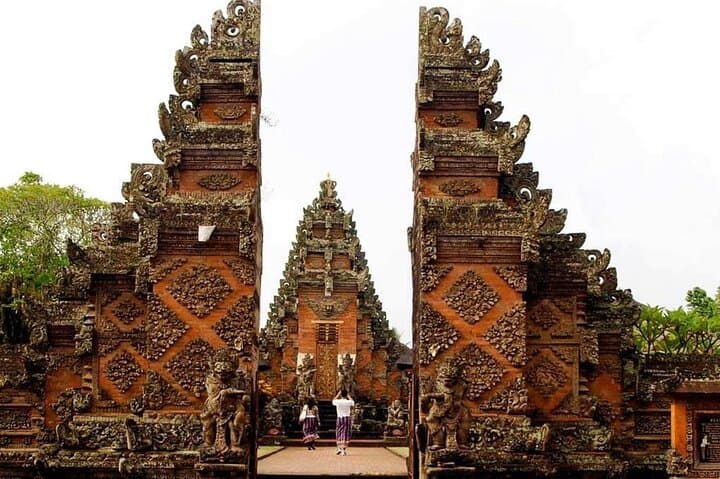 Private Ubud Full-Day Guided Tour: Tegallalang, Batuan Temple & Tegenungan Waterfall photo 4