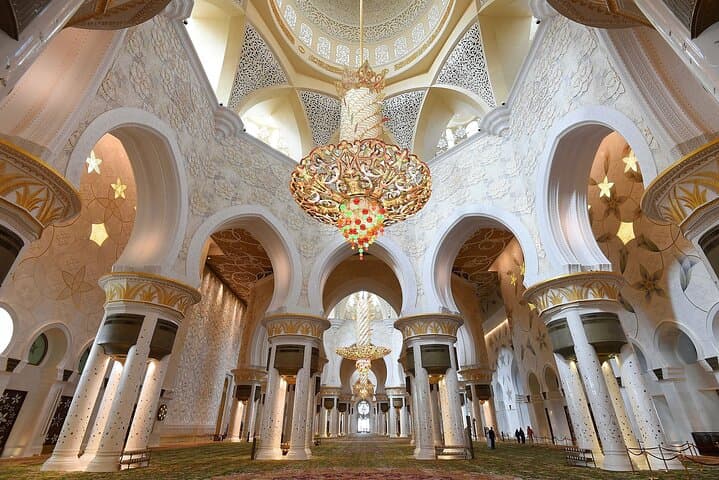 Sheikh Zayed Grand Mosque Tour from Dubai — Visitor Guide & Practical Tips photo 3