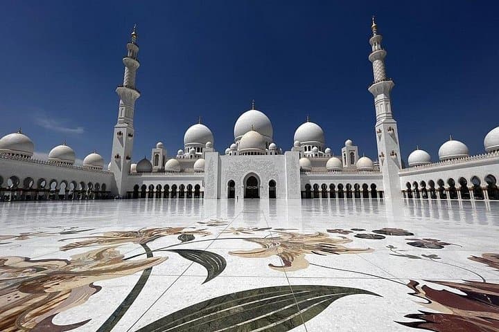 Private Abu Dhabi Full-Day 4x4 City Tour from Dubai — Sheikh Zayed, Corniche & Heritage Village photo 3