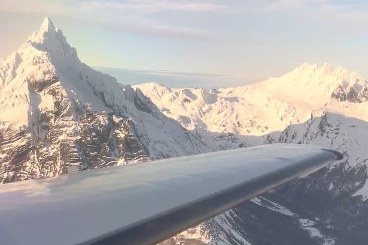 Private Jet Transfer Ushuaia to Punta Arenas — Scenic One-Way Flight Over Patagonia photo 3