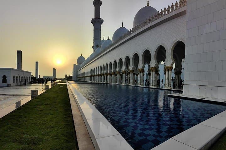 3-Day UAE Gala Tour: Dubai Desert Safari, Dhow Cruise & Abu Dhabi Highlights photo 3