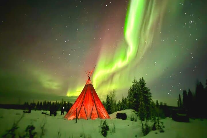 Private Northern Lights Campfire Experience in Rovaniemi