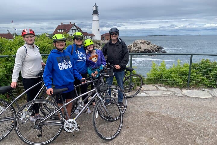 Pedal the Coast: 3-Hour South Portland Bike Tour to 4 Historic Lighthouses