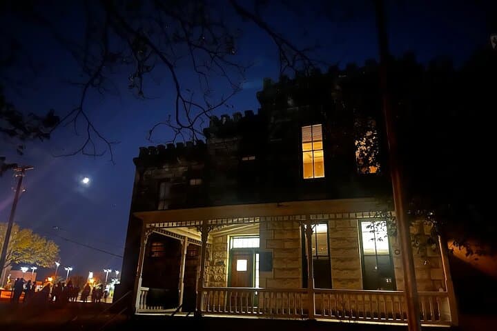Ghost Maker Tour Georgetown — Adults-Only True Crime, Ghosts & Pub Crawl photo 6