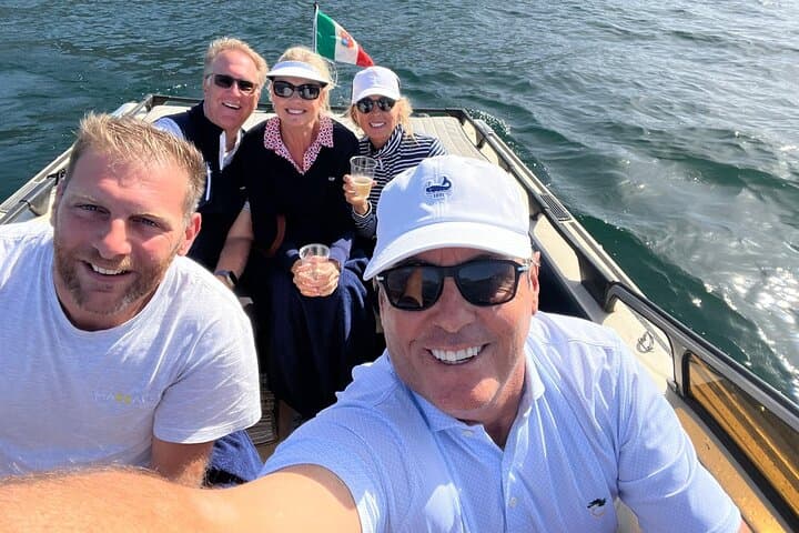 Private Classic Wooden Boat Tour on Lake Como photo 4