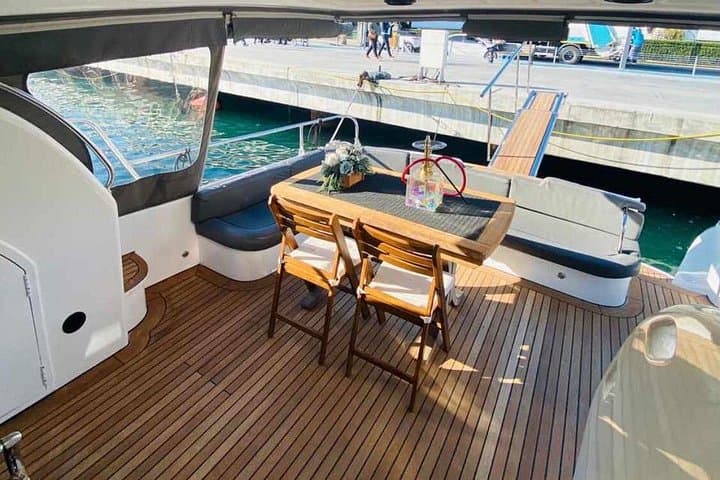 Private Bosphorus Yacht Tour: Luxury 2-Hour Cruise in Istanbul photo 3
