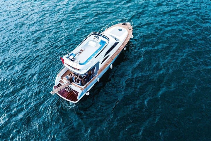 Private Bosphorus Yacht Tour: Luxury 2-Hour Cruise in Istanbul photo 1