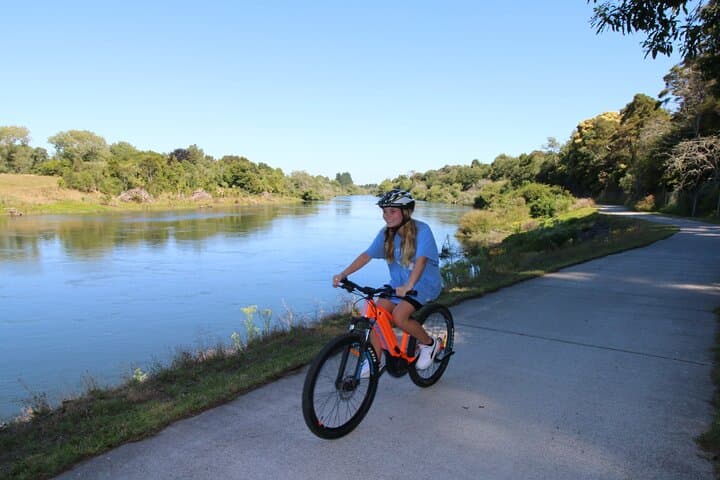 Waikato River Trail E‑Bike: Karangahake Gorge, Waihi & Paeroa Full-Day Tour photo 4