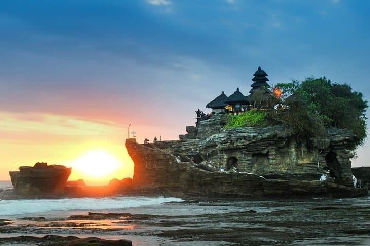 Tanah Lot Tour: Temple, Hidden Waterfall & Ulun Danu Bratan Day Trip