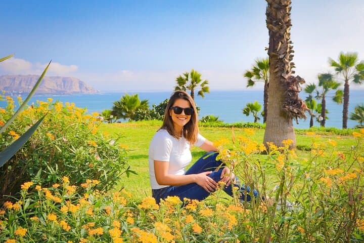 Miraflores Photography Tour: Coastal Walk & Professional Photos in Lima photo 1