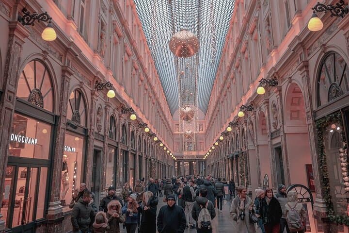 Brussels Christmas Night Markets & Belgian Chocolate Walking Tour photo 2