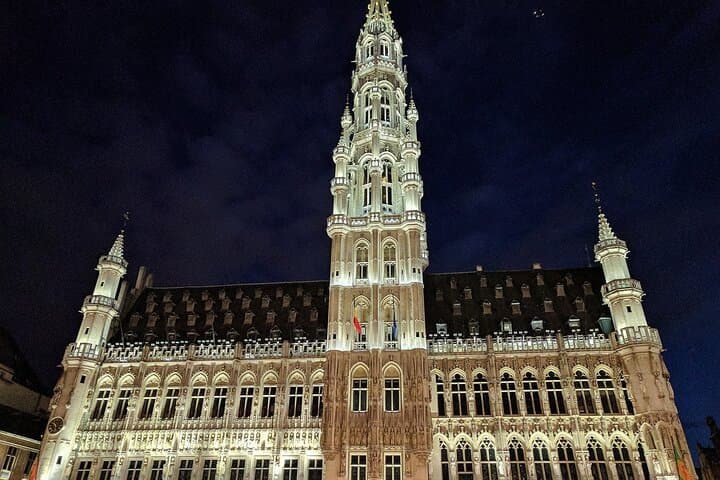 Brussels Christmas Night Markets & Belgian Chocolate Walking Tour photo 3