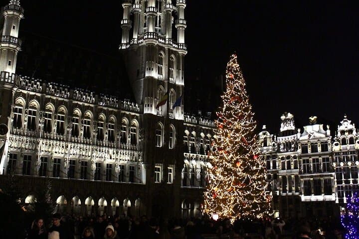 Brussels Christmas Night Markets & Belgian Chocolate Walking Tour photo 4