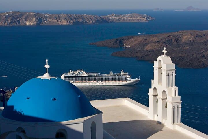 Private Santorini Shore Excursion — Oia, Caldera Views & Volcano Beaches