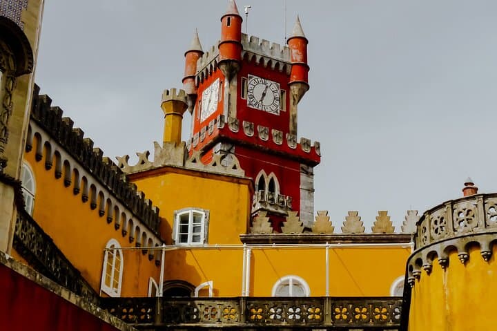 2-Day Private Tour: Sintra, Fátima, Nazaré & Óbidos — Portugal Highlights