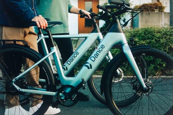 Paris E-Bike City Tour: 2.5-Hour Ride Past Louvre, Eiffel & More photo 3