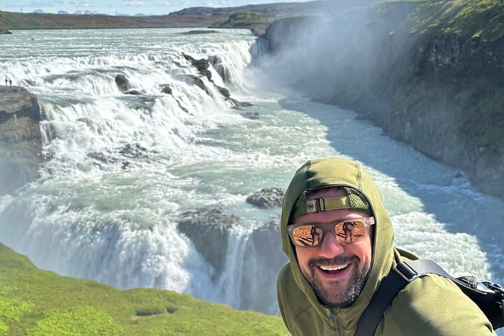 Private Golden Circle tour from Reykjavik — premium car to Gullfoss, Geysir & Þingvellir